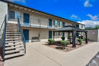 Building Photo - 3141 E Cypress St