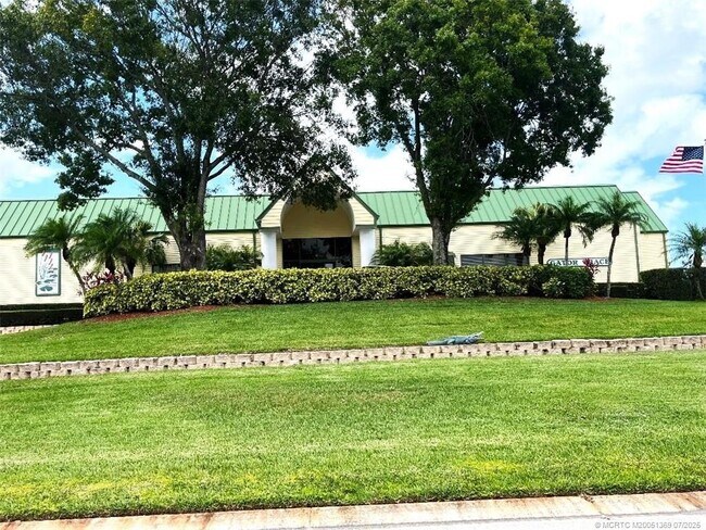Building Photo - 4210 Gator Trace Ave