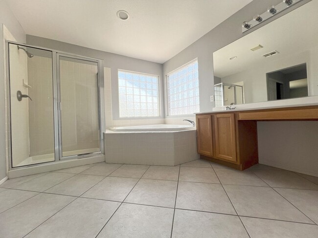 Building Photo - Southwest Rustic Charmet