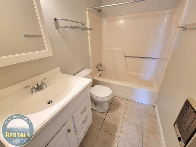 Building Photo - 2 Bedroom Condo At College Place