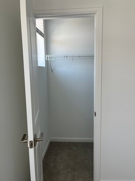 Building Photo - 1910 Rosen Dr