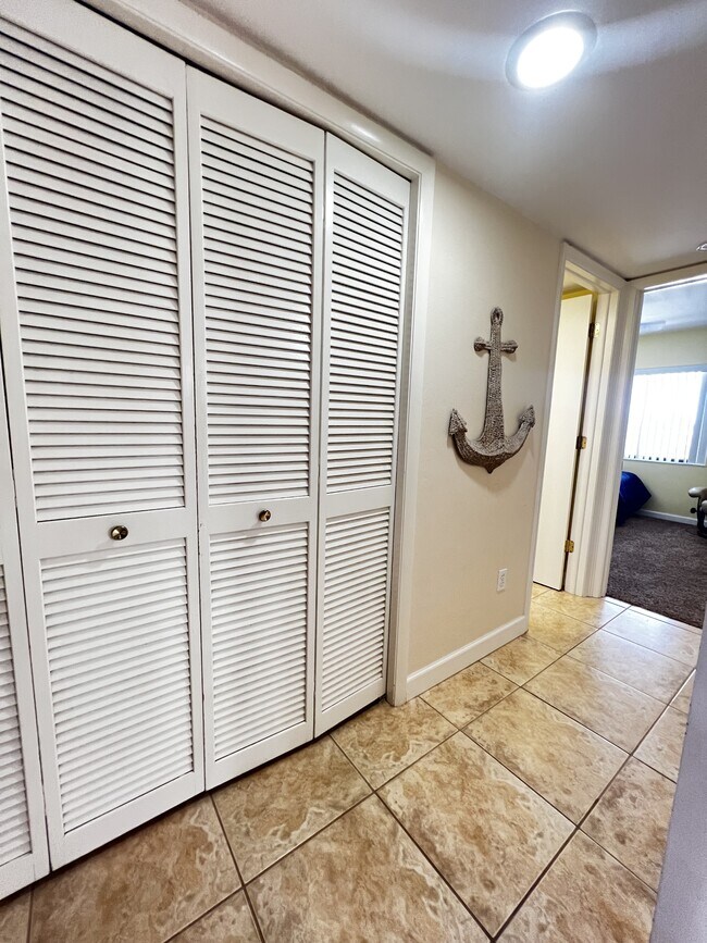 Building Photo - 3813 SE 11th Pl