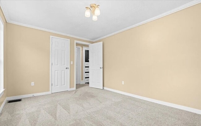 Building Photo - 754 Princeton Ave