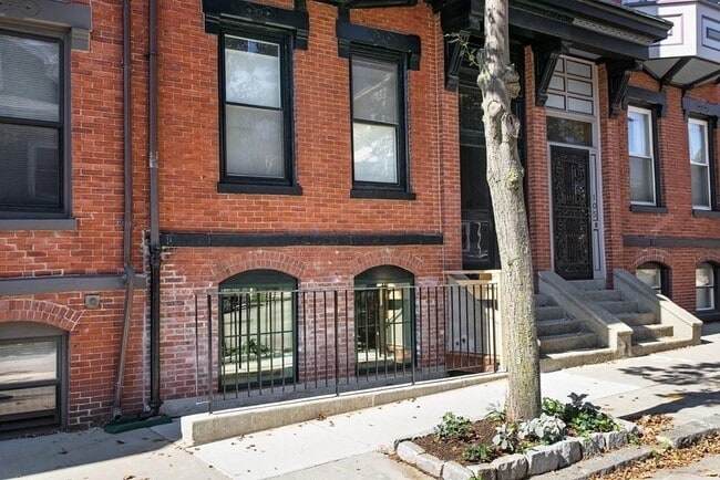 Building Photo - 107 N St