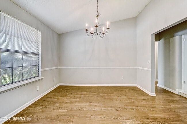 Building Photo - 10460 Roxbury Ln