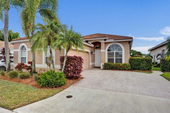 Building Photo - 16658 La Mesa Dr