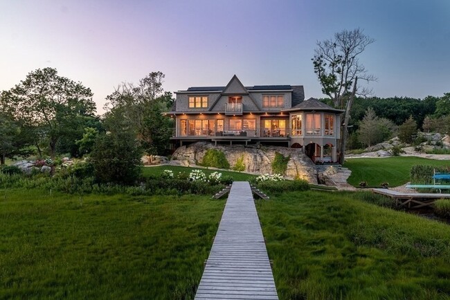 Building Photo - 67 Border St