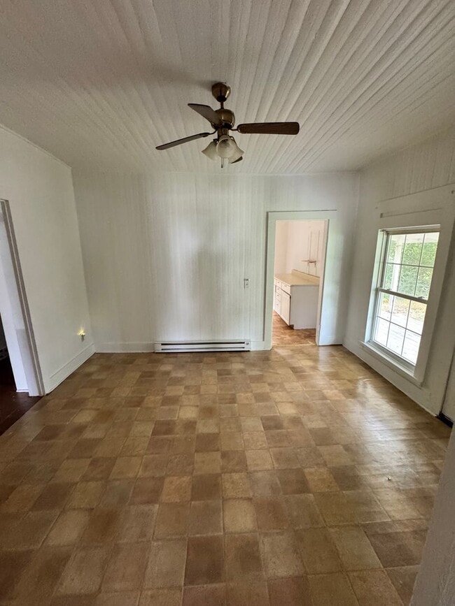 Building Photo - 2 or 3/1 in Grover, NC really located in E...