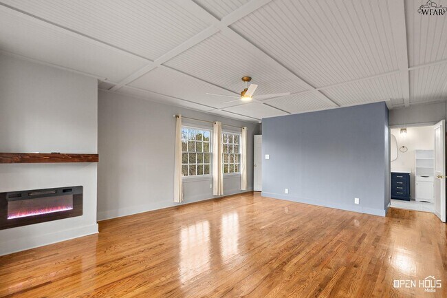 Building Photo - 1644 Ardath Ave