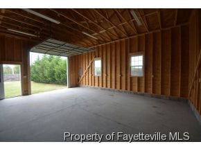 Building Photo - HUGE DETACHED GARAGE with 12' Door! 3 Bed/...