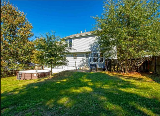 Building Photo - 2402 Shaker Ridge