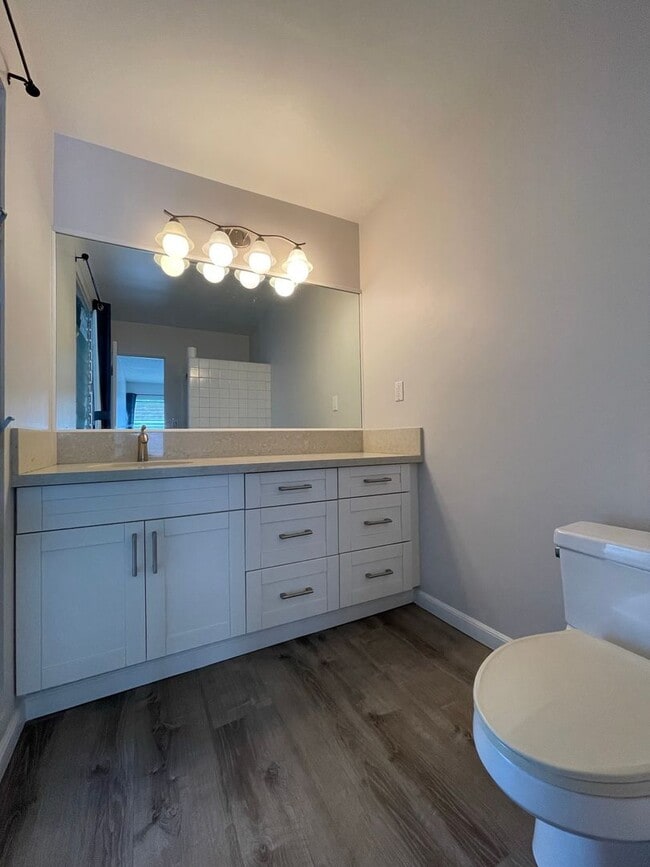 Building Photo - 282 Lunalilo Home Rd