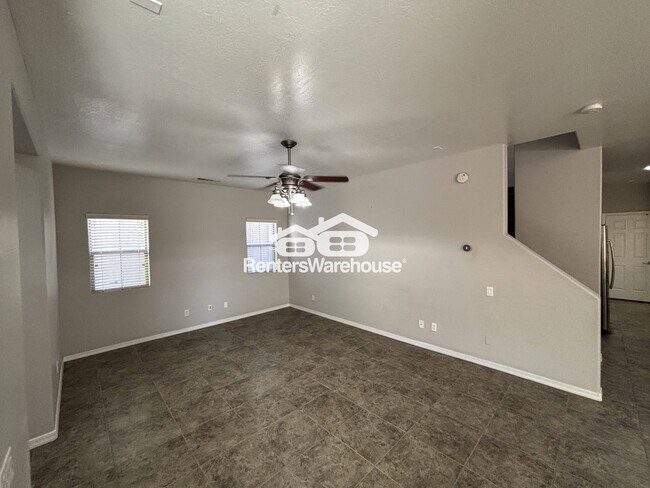 Building Photo - 1933 W Davis Rd