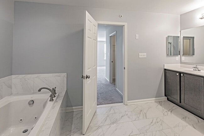 Building Photo - Darley Green townhome - 3 bedroom, 2.5 bathroom with 1 car garage - NEW CASTLE COUNTY WORKFORCE H...