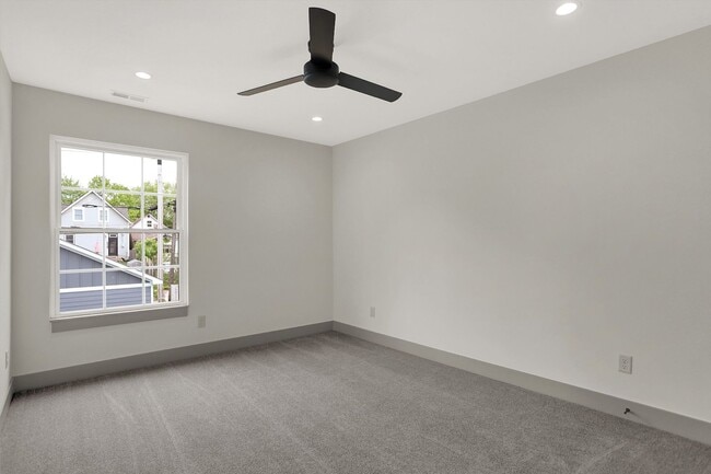 Building Photo - Brand New 4 bedroom 4 bath  Build near Eli...