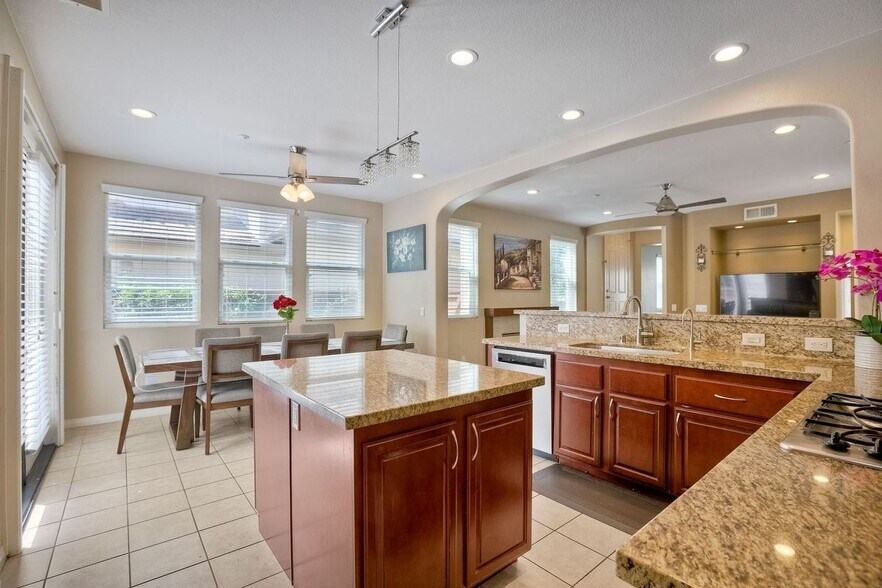 Building Photo - 10419 Paradisio Pl