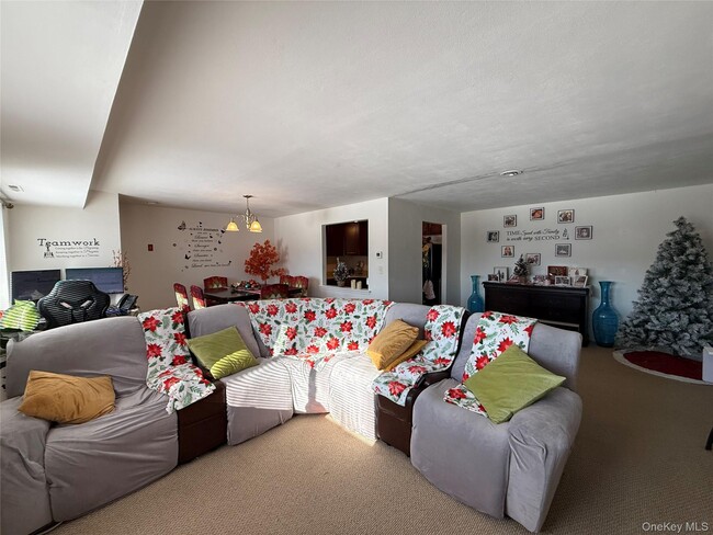 Building Photo - 55 Pinebrook Pl