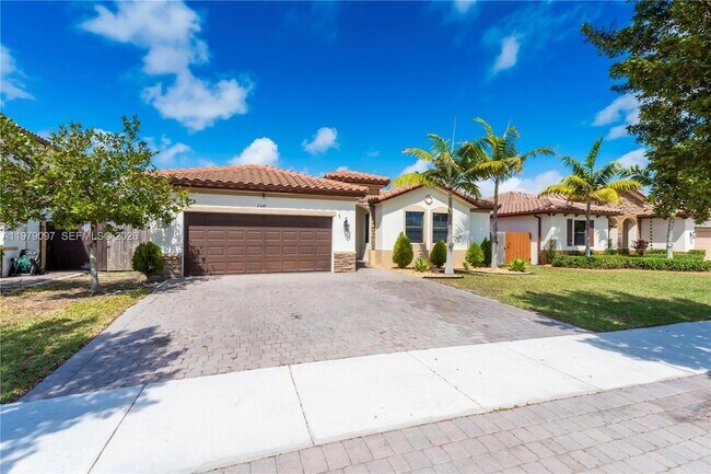 Building Photo - 2541 SE 1st St