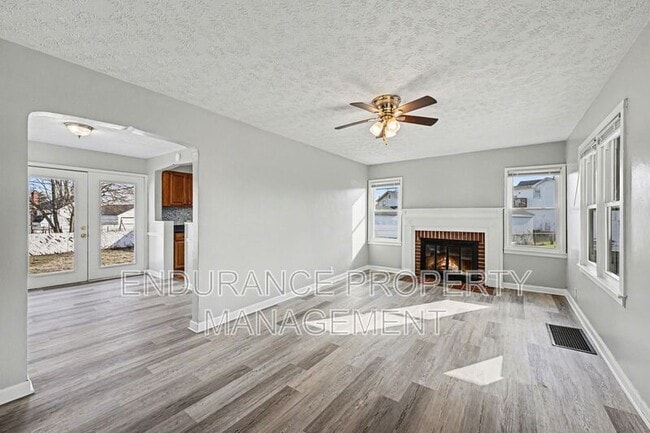 Building Photo - 2710 Hazel Ave