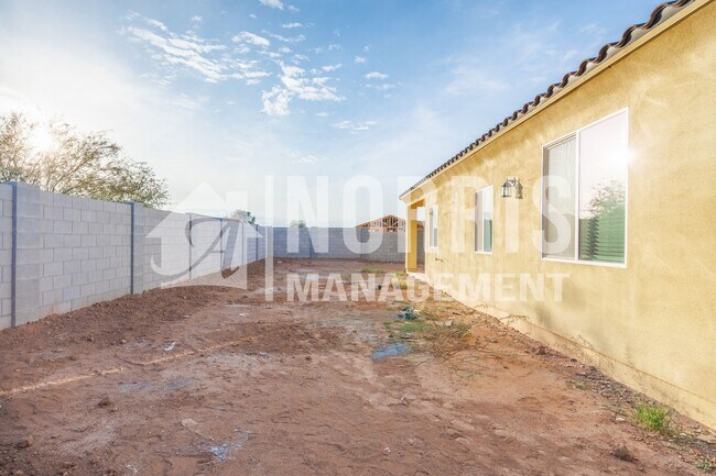 Building Photo - Beautiful Brand New Home with Block Wall