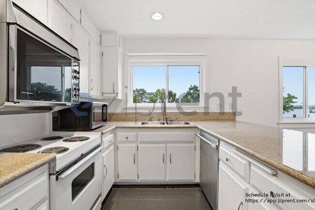 Building Photo - 1200 Opal St