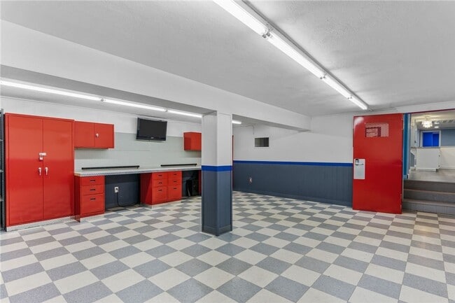 Building Photo - 45-47 Clym Street