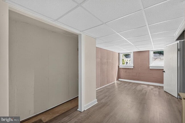 Building Photo - 53 Madison Dr