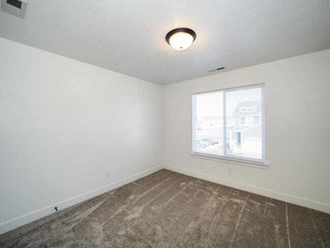 Building Photo - 3659 W 1650 N