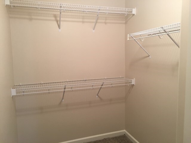 Building Photo - 298 Willow Point Cir