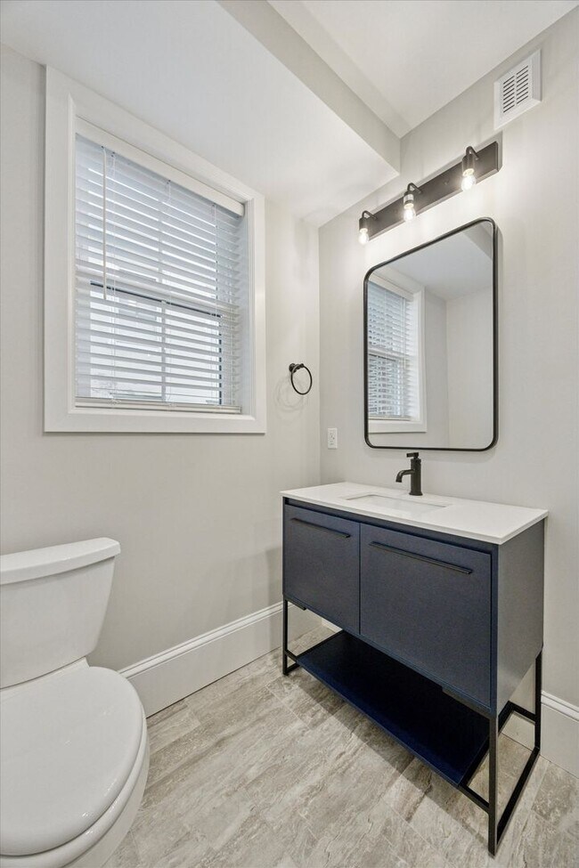 Building Photo - Luxury 2BR/1BA Apartment in the Heart of D...