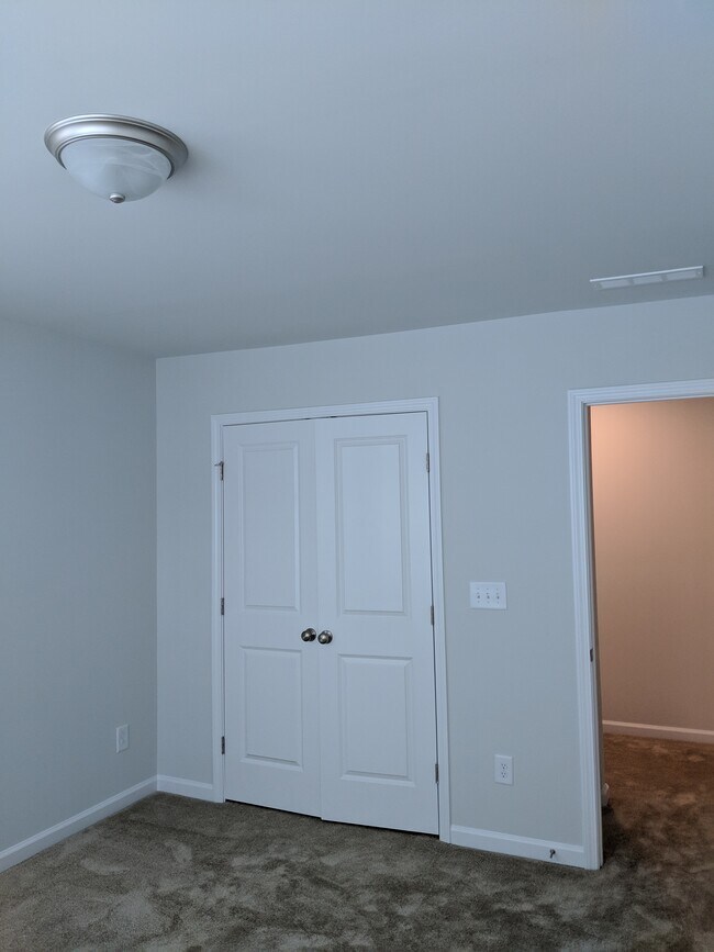 bedroom - 1385 Southpoint Trail