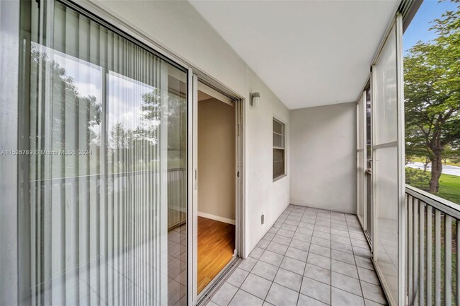 Building Photo - 13155 SW 7th Ct
