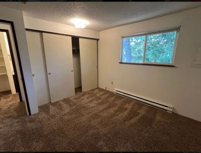 Building Photo - 19115 SE Yamhill St