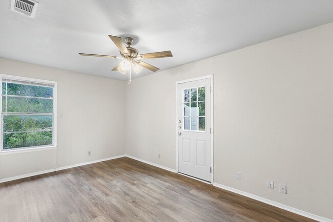 Building Photo - 101-103 Lockhart St