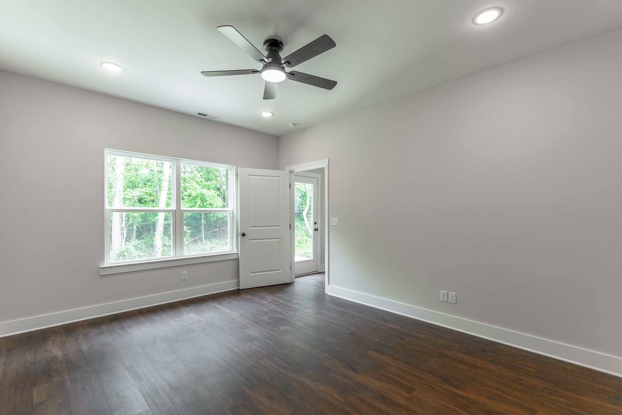 Building Photo - 4654 Heiskell Dr