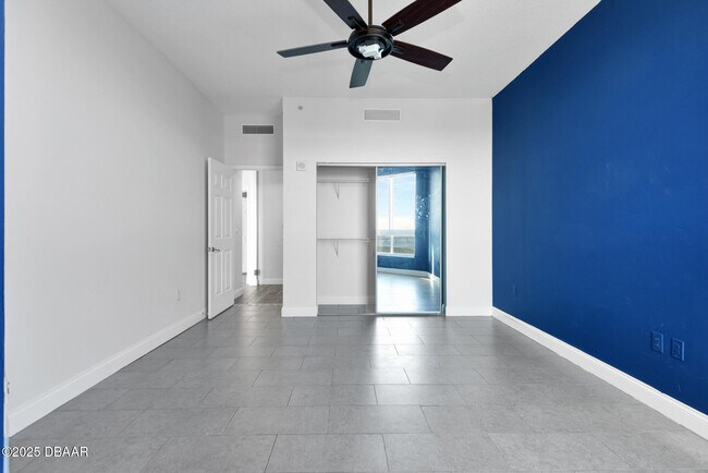 Building Photo - 231 Riverside Dr