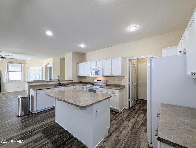 Building Photo - 16635 N 169th Ave