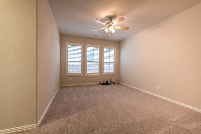 Building Photo - 165 Lady Bird Ln