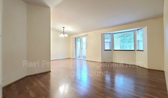 Building Photo - 5953 Grove St