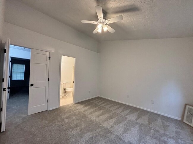 Building Photo - 605 Wedgewood Way