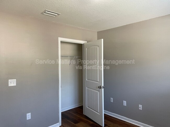 Building Photo - 3481 Quail Dr