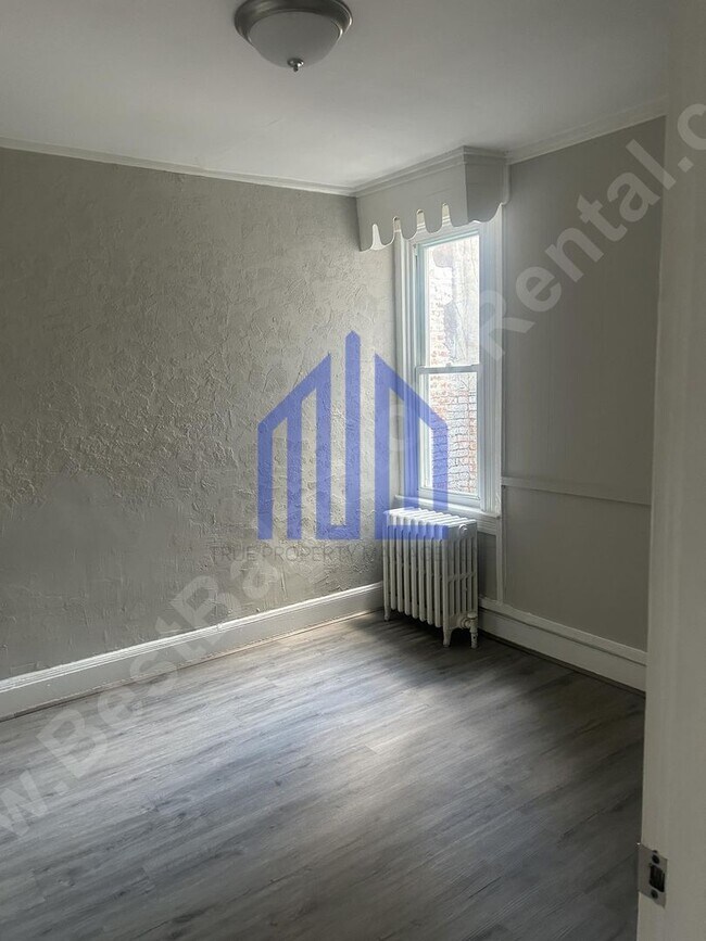 Building Photo - 1913 Walbrook Ave