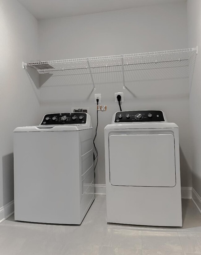 Building Photo - Sullivan Lane