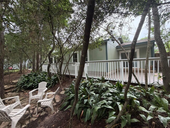 Building Photo - 1 Laurel Oak Pl
