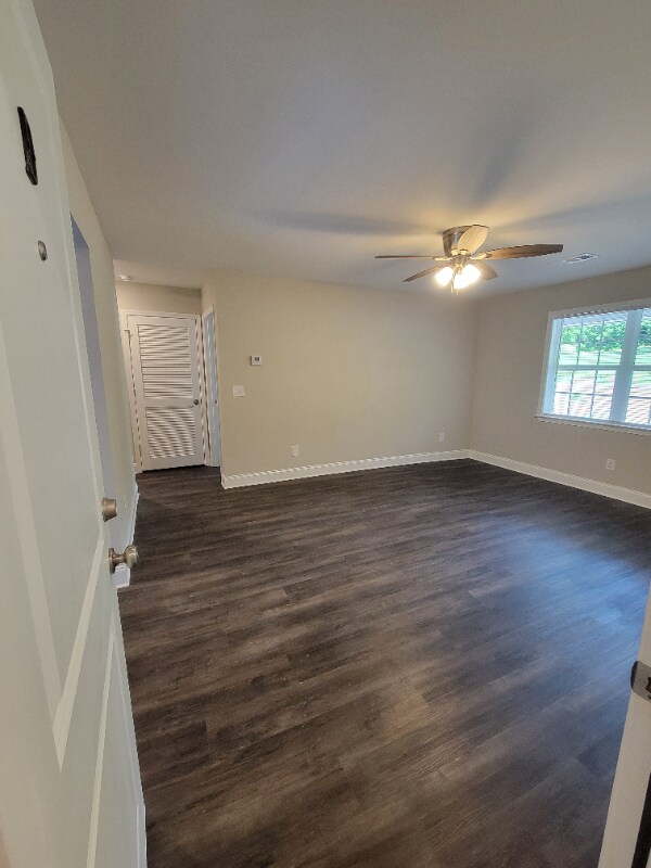 Building Photo - 283 N Warren St