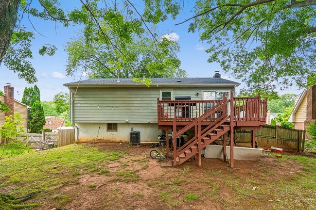 Building Photo - Charming and updated single-family home in a convenient Woodbridge location!