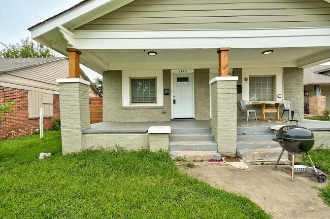 Building Photo - Charming Newly Updated 2 Bed, 2 Bath Home in the Heart of OKC!