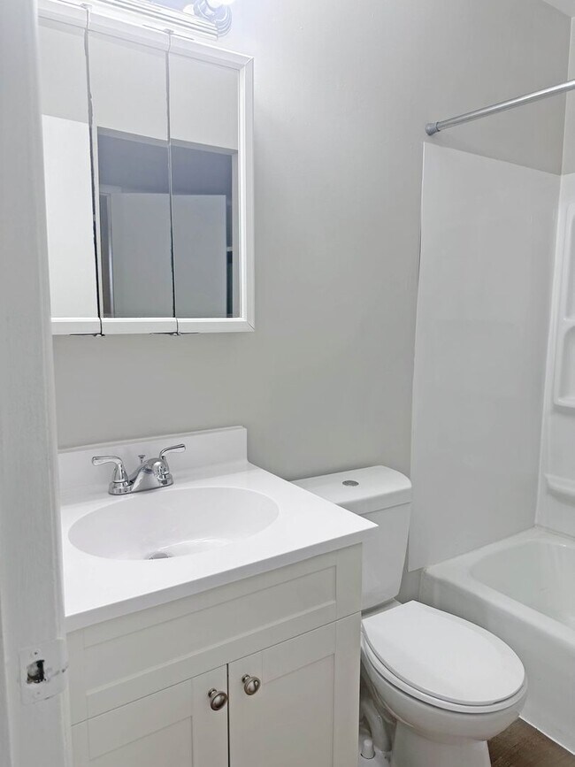 Building Photo - 1565 Bacon Ave