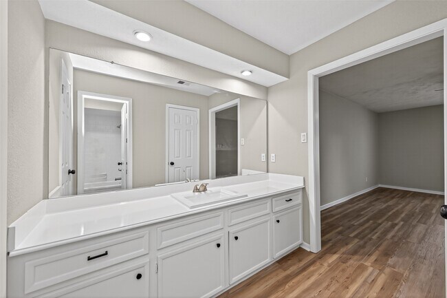 Building Photo - 12079 Maverick Dr