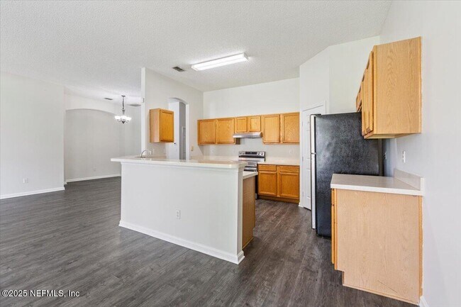 Building Photo - 700 Scarlet View Ct